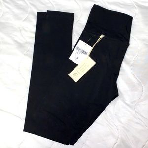 FOREVER 21 Black organic cotton legging ♥️